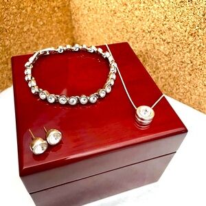 Swarovski Swan Signed 4 Piece Bezel Set Silver Earrings Necklace Bracelet